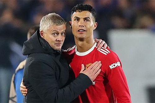 'Ronaldo ném kế hoạch của Solskjaer ra cửa sổ'