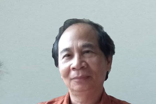 'Văn mẫu' hay 'bài thi văn được làm sẵn'?