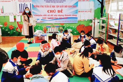 Xây dựng xã hội học tập ở Đam Rông