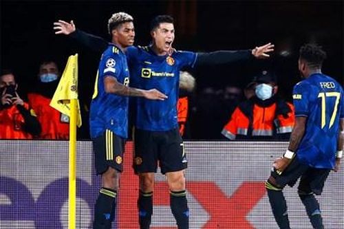 Thắng dễ Villarreal, MU vào vòng 1/8 Champions League