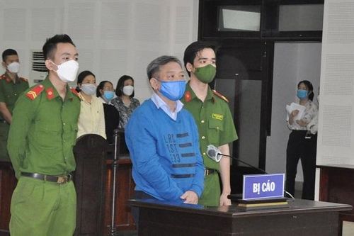 'Đại gia' cưỡng đoạt tài sản nhận 12 năm tù