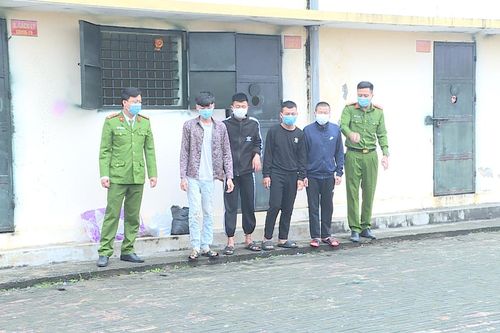 Tạm giữ nhóm đối tượng chặn đánh, cưỡng đoạt tài sản của 'con nợ'