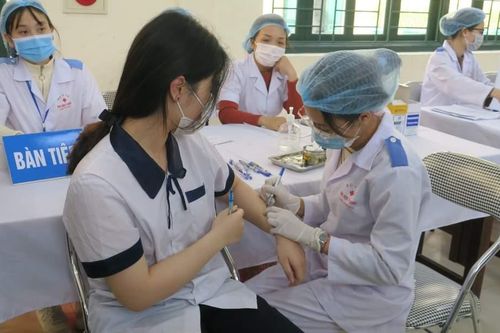 Hải Phòng: Thực hiện tiêm chủng cho trẻ từ 12-17 tuổi tại 3 trường THPT