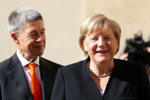 Chồng bà Merkel nói dân Đức 'lười biếng và tự mãn'