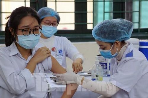 Hải Phòng tiêm vắc xin phòng COVID-19 cho hàng nghìn học sinh