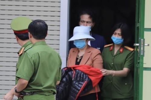 Thủ đoạn 'thổi' giá lô thiết bị y tế ở Sơn La