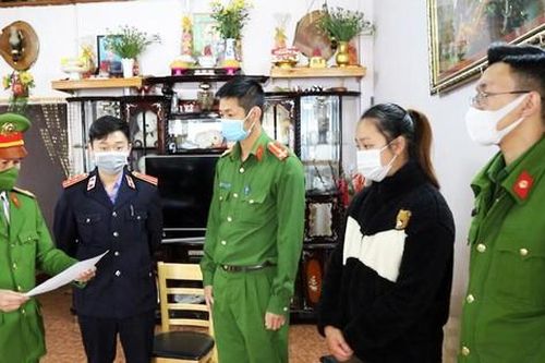 Đóng giả 'cò' đất lừa đảo hơn 10 tỷ đồng để cá độ bóng đá