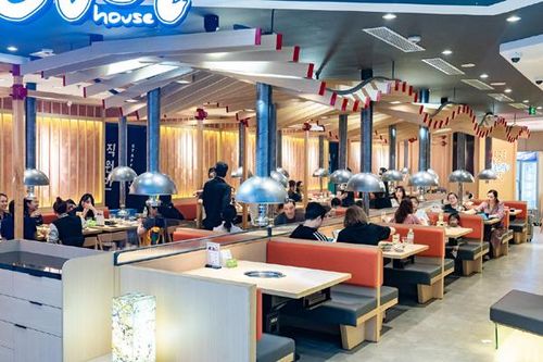 Vắc xin - 'bàn đạp' cho thị trường bán lẻ Việt Nam bứt tốc