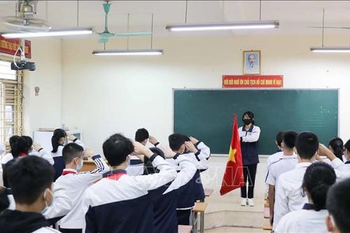 Học sinh lớp 9 ở 18 huyện, thị xã của Hà Nội đã đến trường học trực tiếp
