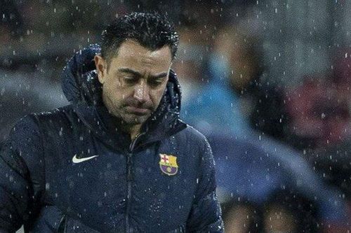 Barca & 2 cơn đau đầu mà Xavi chưa thể tìm ra thuốc giải