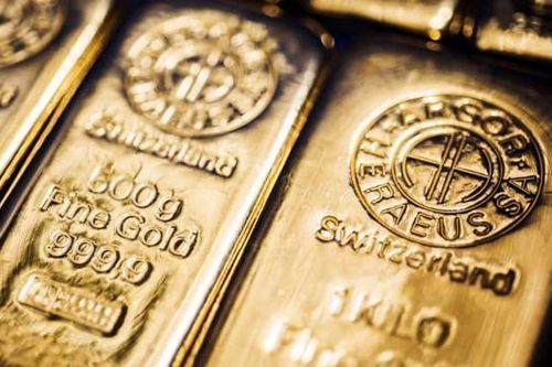 Giới đầu tư quốc tế bán tháo vàng, giá vàng miếng trong nước vẫn tăng