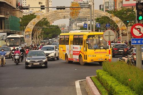 Cải tạo, điều chỉnh tổ chức giao thông tại một số vị trí có hiện tượng ùn tắc