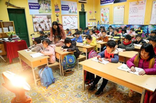 Thị xã Sa Pa: 150 triệu đồng mua chăn, đệm, quạt sưởi chống rét cho học sinh