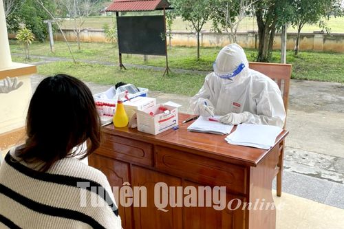 Tuyên Quang tiếp nhận 234 công dân Việt Nam từ Singapore về cách ly