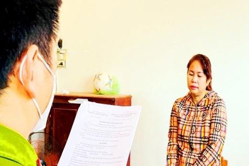 Khởi tố, bắt tạm giam vợ cán bộ Biên phòng trong vụ phát hiện kho hàng lậu ở An Giang