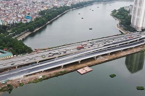 Hà Nội cấm nhiều tuyến đường đi qua hồ Linh Đàm