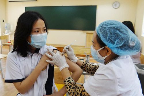 Hà Nội đã có 26 quận, huyện, thị xã triển khai tiêm vắc xin phòng Covid-19 cho trẻ