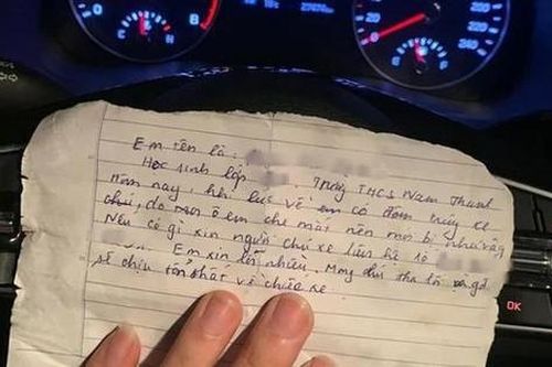 Lỡ va phải ô tô khi trời mưa, nam sinh lớp 8 để lại mảnh giấy kèm lời nhắn nhủ đáng khen