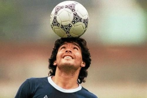 Maradona mãi là cậu bé vàng của bóng đá