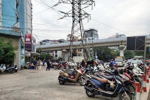 Chấn chỉnh bãi trông giữ trái phép 'chặt chém' người dân đi tàu Cát Linh - Hà Đông