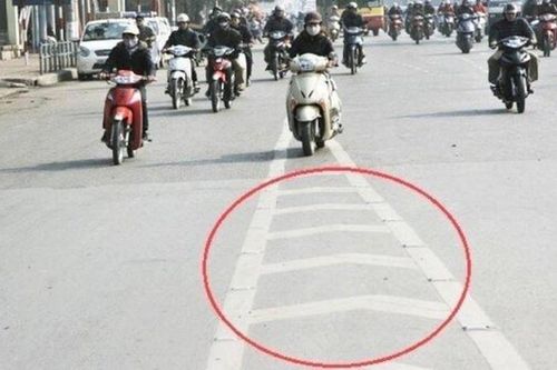 Vạch kẻ xương cá 'tiến thoái lưỡng nan' gây sốt mạng là gì?