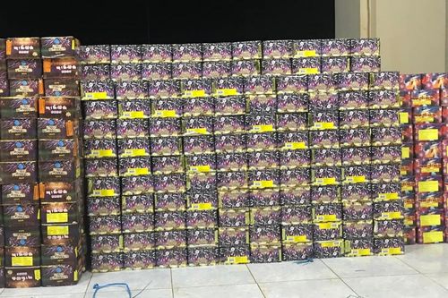 Mật phục, bắt xe vận chuyển 950 kg pháo lậu