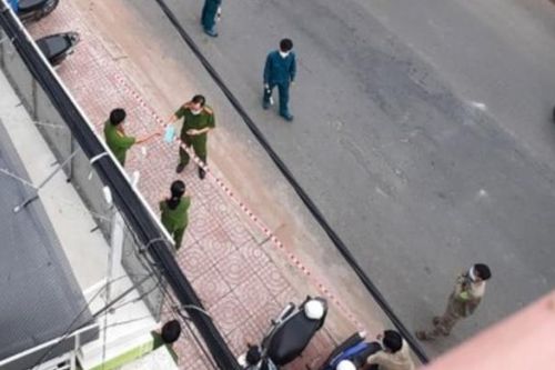 Chồng sát hại vợ rồi tự sát, bỏ lại bé trai 5 tuổi
