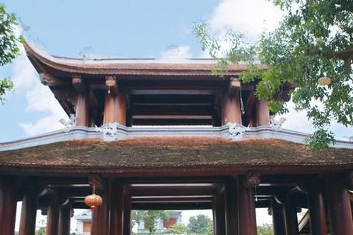Cận cảnh tam quan 16 cột trụ khổng lồ, đẹp nhất Hà Tĩnh