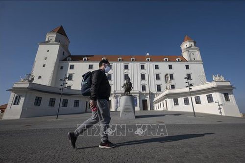 Slovakia quyết định bán phong tỏa 2 tuần