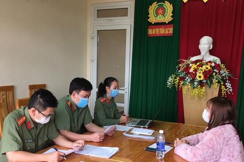 Phạt 7,5 triệu đồng người đăng tin chữa Covid-19 bằng ''nước bảy màu''