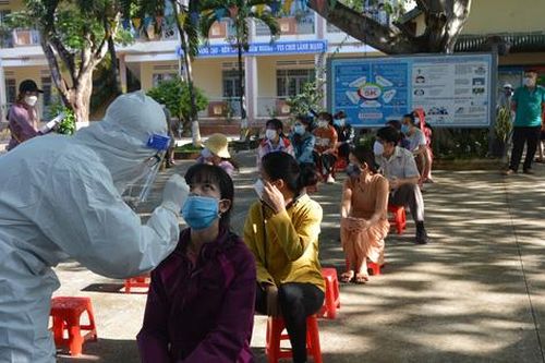 Tổ công tác của Bộ Y tế hỗ trợ Đắk Lắk sớm kiểm soát dịch COVID-19