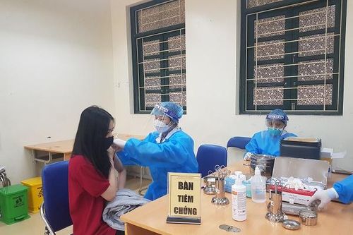 Ngày mai (27/11), Hà Nội tiêm vaccine phòng COVID-19 cho học sinh lớp 9
