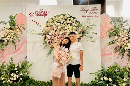 Thủy Tiên hạnh phúc đón sinh nhật bên chồng giữa ồn ào từ thiện