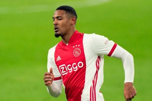 Tiền đạo Ajax gây sốt khi thiết lập cột mốc lịch sử Champions League