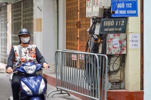 Tìm người tới chợ Giảng Võ, quán phở ở Hồng Hà, Hà Nội liên quan ca Covid-19