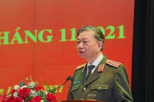 Bộ trưởng Công an yêu cầu đảm bảo chất lượng và tiến độ trả căn cước công dân