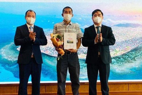 Trao giải cuộc thi ảnh nghệ thuật với chủ đề 'Đất nước nhìn từ biển'