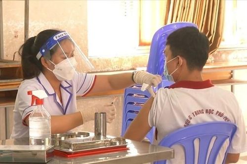 4 học sinh Bắc Giang bị sốc phản vệ sau tiêm vaccine COVID-19 đã qua cơn nguy kịch