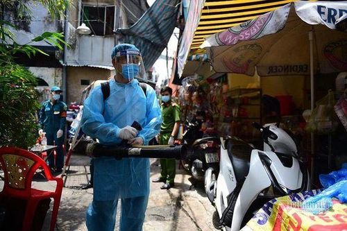 Hà Nội tìm người tới chợ Giảng Võ, bưu cục chuyển phát nhanh liên quan F0