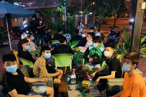 21 thanh thiếu niên ở TP.HCM gom mã tấu chờ quyết chiến