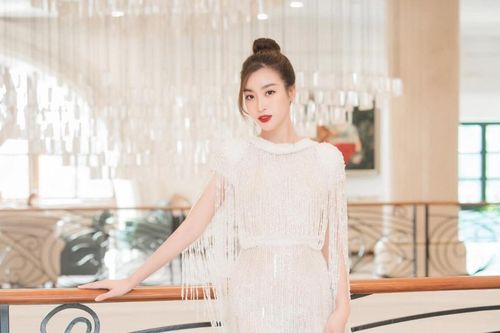 Đỗ Mỹ Linh hóa thiên thần tuyết, không cần men mà vẫn làm say mọi ánh nhìn