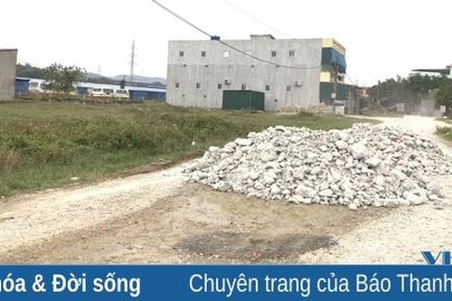 Người dân tự bỏ kinh phí làm đường đi lại tại Khu đô thị và công nghiệp Hoàng Long