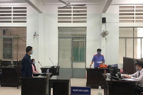 Y án thanh niên ném gạch chết người