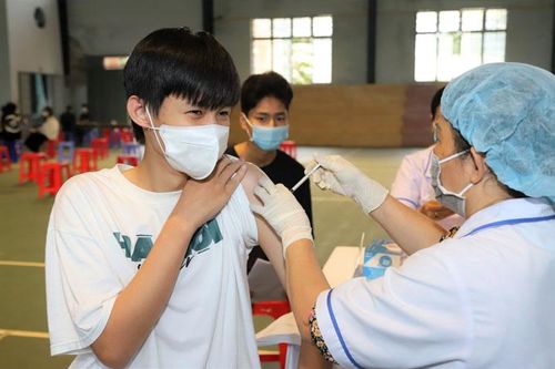 Ghi nhận 75 ca Covid-19 mới, có 2 nhân viên y tế