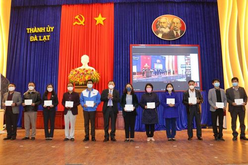 Bế giảng lớp bồi dưỡng đại biểu HĐND cấp huyện nhiệm kỳ 2021 - 2026