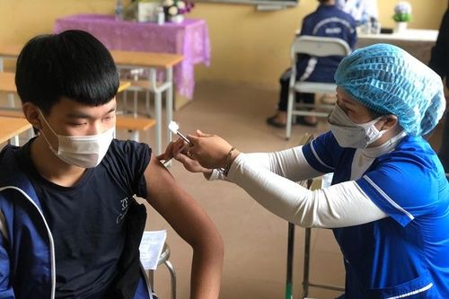 Sáng mai (27-11): Hà Nội bắt đầu tiêm vắc xin Covid-19 cho học sinh lớp 9