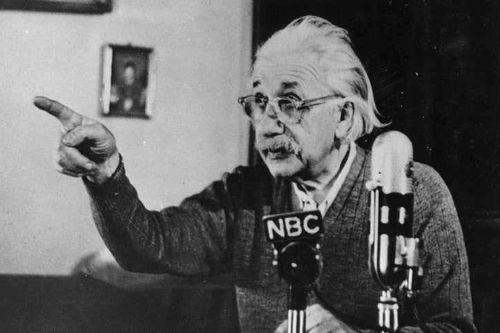 Bản thảo lỗi của Einstein được bán với giá 15 triệu USD