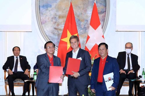Vietjet ký kết các thỏa thuận ứng dụng, chuyển giao công nghệ kỹ thuật hàng không