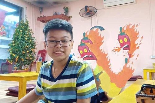 Cậu trò nhỏ trường huyện theo đuổi đam mê tiếng Anh
