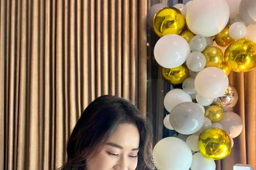 MC Mai Phương VTV 'choáng ngợp' khi được bạn trai cầu hôn